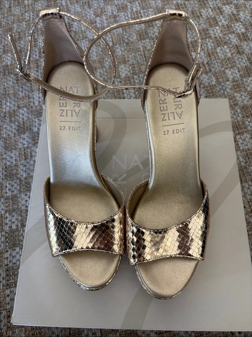 NATURALIZER Metallic Gold Platform Block Heel Sandals with Ankle Strap 8.5 NIB